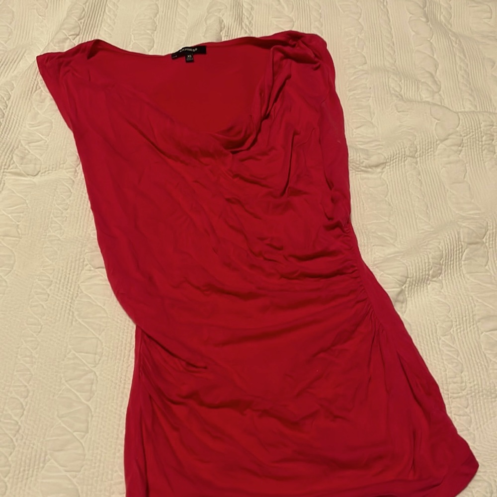 Great sleeveless pink top with ruching